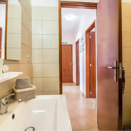 דירה Armacao Residences *